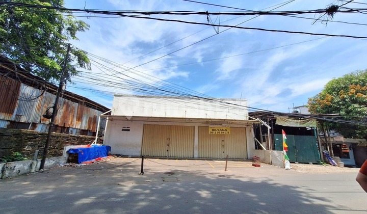 Bojong on the main road is suitable for a petshop, online shop, minimart. Bojong on the main road is suitable for a petshop, online shop, minimart.