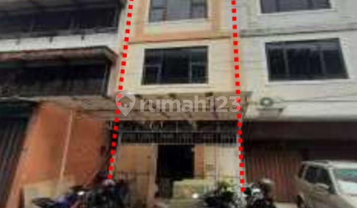 Pintu Kecil Ruko Lokasi Strategis Jual Cepat