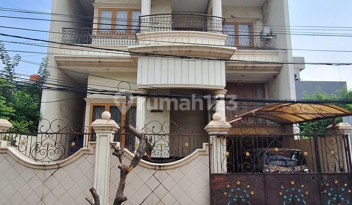 Queen's Garden Near Main Road Easy Access Queen's Garden Near Main Road Easy Access