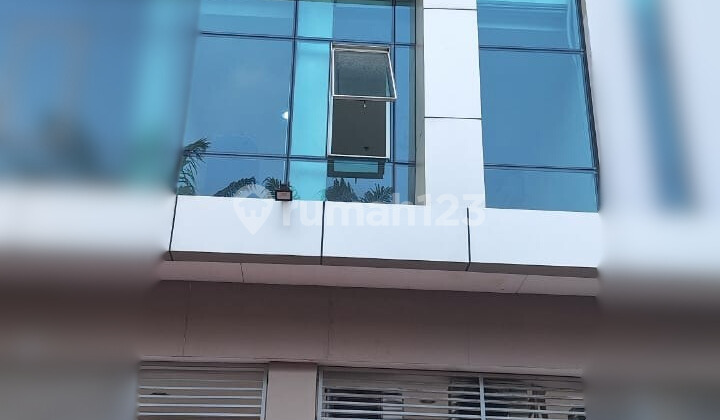 Belmont Shophouse Apartment Ready to Use Strategic Location 1