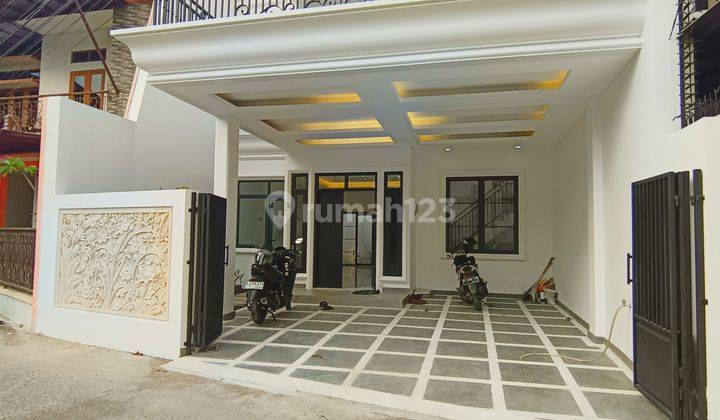 Dijual Rumah White House Modern Classic Di Ciracas Jakarta Timur 1