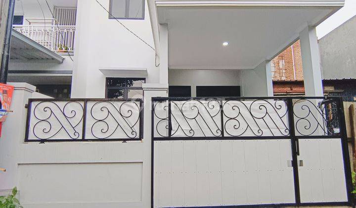 Dijual Rumah Modern Classic di Kalisari Jakarta Timur 1