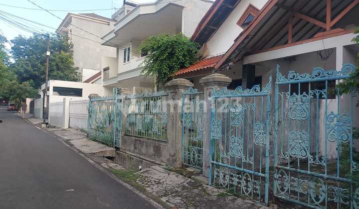 Rumah Lama Hitung Tanah Di Komplek Elit Kebayoran Baru, Jak Sel