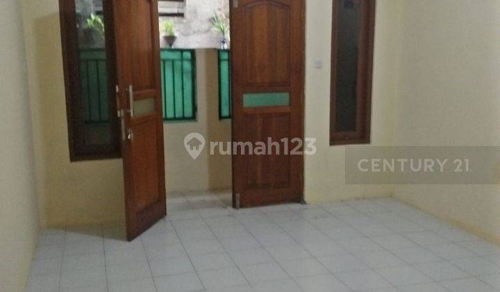 Di  Rumah Di Johar Baru Jakarta Pusat Dalam Gang 2