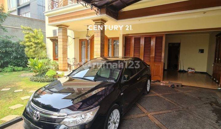 Rumah Mewah Dengan Kolam Renang Di Daerah Veteran Bintaro 1