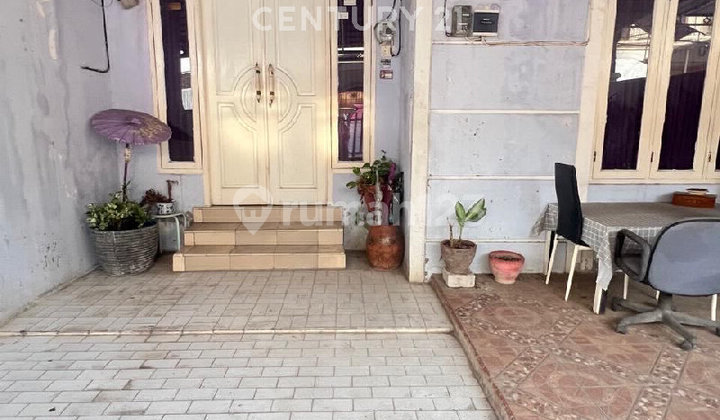 House in Pegangsaan Dua near Gading Pluit Hospital House in Pegangsaan Dua near Gading Pluit Hospital