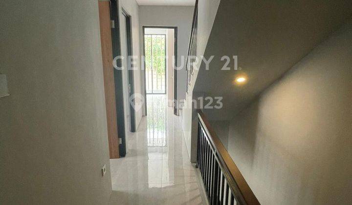 RUMAH SMARTHOME BRAND NEW 3LT SIAP HUNI DI GRAND WISATA BEKASI 2