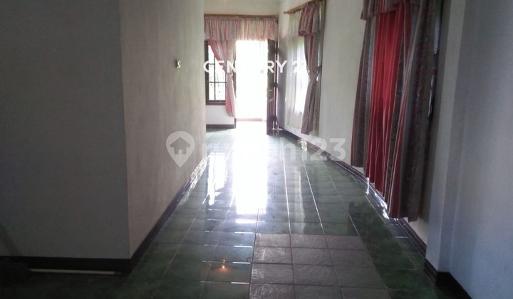 Villa Puncak Parkir Luas Cisarua Bogor Jawa Barat