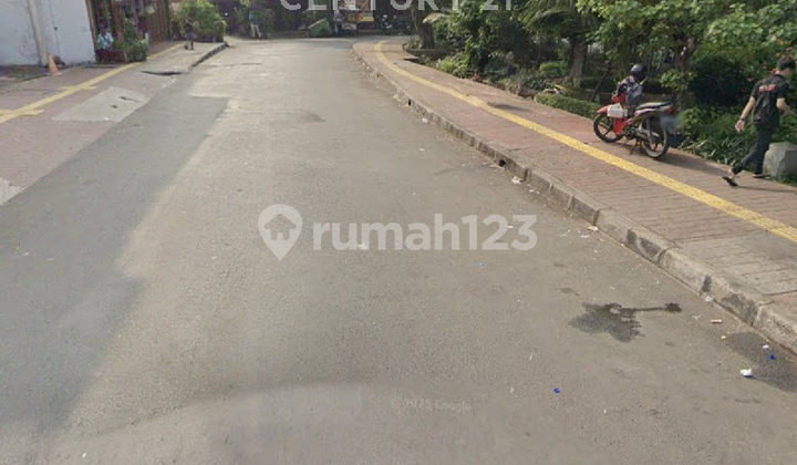 For Sale: 4-Story Strategic Shop House in Jembatan Besi, Tambora, Jakarta 2