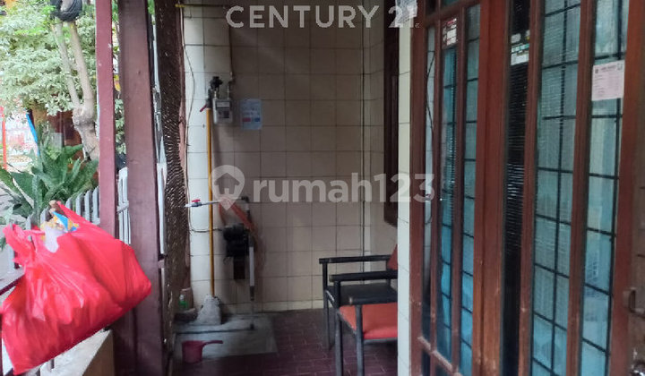 Strategically Located House in Johar Baru, Central Jakarta