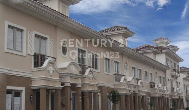 TOWN HOUSE APARTEMEN 
THE CITY RESORT RESIDENCE 3BR FURNISHED 1