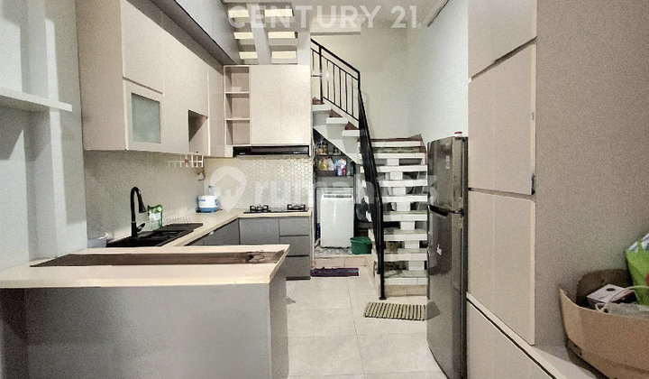 Minimalist 2-Story House with Balcony and Flood-Free