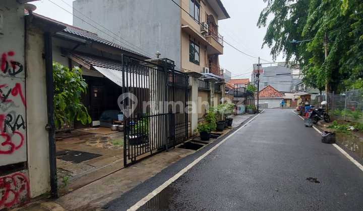 Rumah Lama Layak Huni Strategis Johar Baru Jakarta Pusat  2