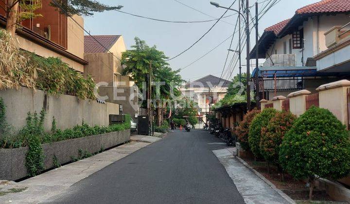 Rumah Mewah Dan Swimming Pool Di Permata Hijau, Jakarta Selatan 2