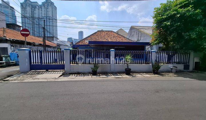 Rumah 414 M2 Untuk Kantor Atau Mess Sangat Strategis Di Guntur 1