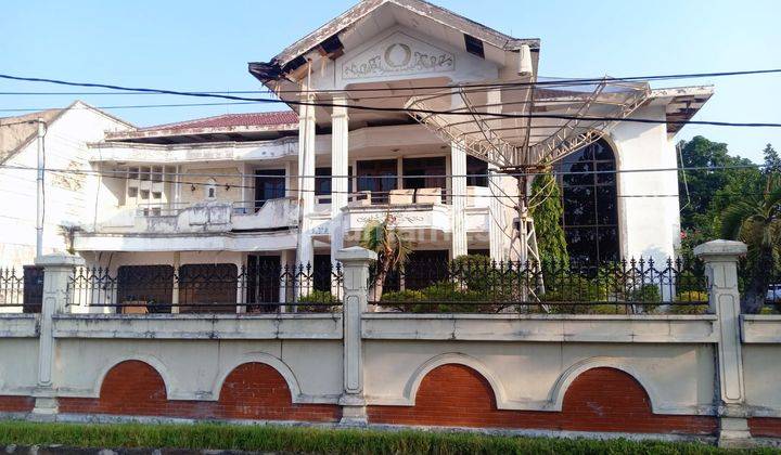 Rumah Bagus SHM di Puncak Permai, Surabaya 1