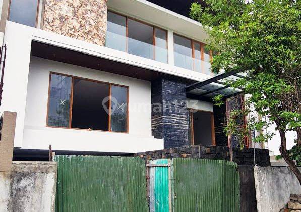 Rumah Bagus HGB di Graha Famili, Surabaya 1