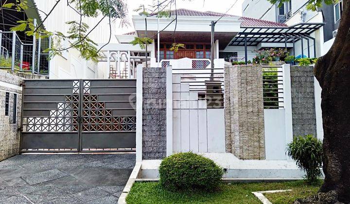 Rumah Bagus SHM di Jl. Cempaka
, Surabaya 1