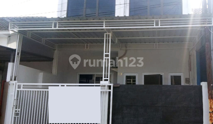 Rumah Royal Paka, Gunung Anyar, Surabaya