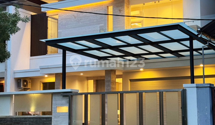 Rumah Dian Istana , Taman Ratu, Wiyung Surabaya