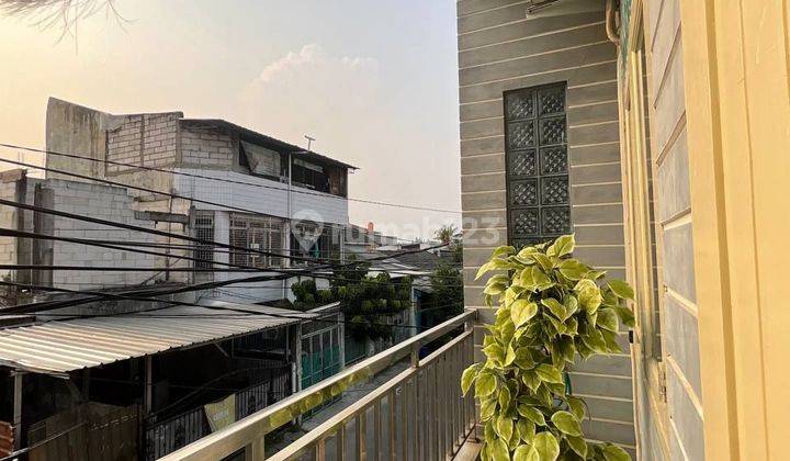 Rumah 2 Lantai kondisi siap huni  1