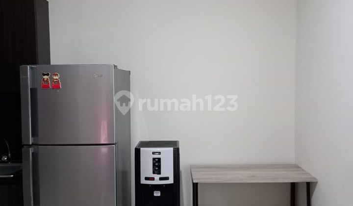 For quick and cheap sale: Puri Orchard Apartment, nice, furnished.