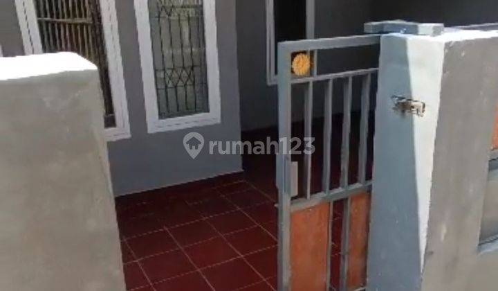 Disewakan rumah cocok untuk mahasiswa dalam gang di Jatinangor