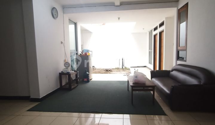 Rumah Lebih Cocok Untuk Mahasiswa Mess Karyawan 8 Kamar Tidur Dekat Rumah Sakit Hasan Sadikin Itb Unisba Mahmud Pajajaran Bandung 2