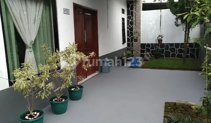 A Ready-to-Live Cozy House in Cimahi City, Bandung A Ready-to-Live Cozy House in Cimahi City, Bandung