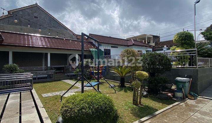 Daily Rent Luxurious Spacious Furnished Villa with Swimming Pool in Lembang Cikole Bandung