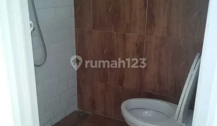 For Sale Villa with Swimming Pool Strategic Location Near Tourist Attractions in Ciater Subang