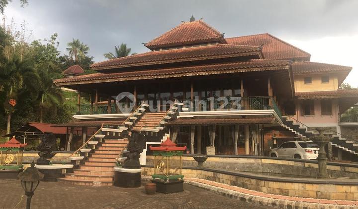 Former Restaurant Multifunctional Building in Sumedang, Business Space in Cimalaka.