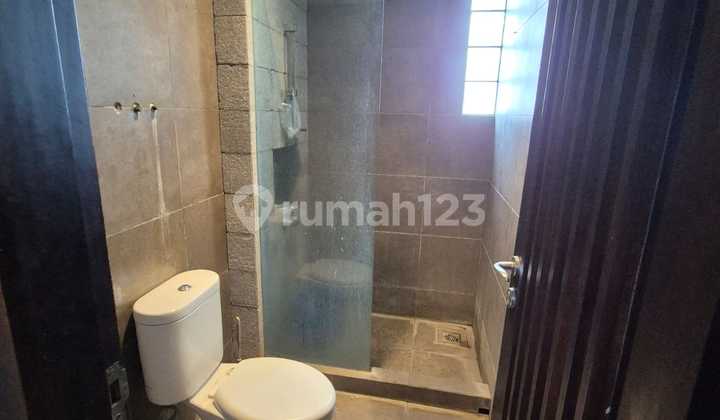 For Rent: Strategic Ex-Cafe House in Turangga, Near Pelajar Pejuang 2