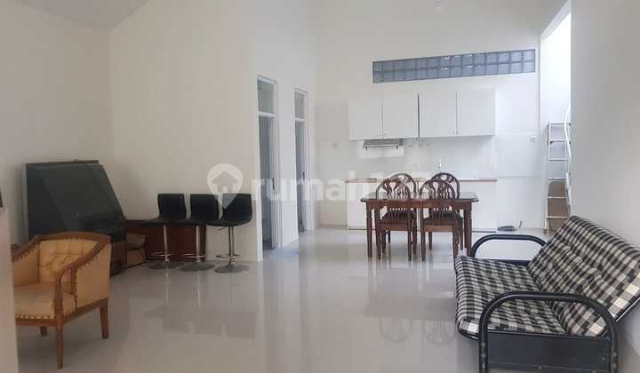 Disewakan Rumah 1 Lantai Semi Furnish Sayap Dago Bandung Utara