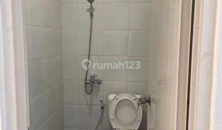 Rumah 2 Lantai Bagus Unfurnished di De Sangkan Hurip, Bandung 10