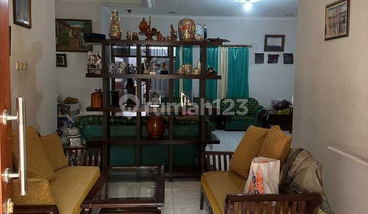 For Sale Spacious House Semi-Furnished In Sarijadi North Bandung 2