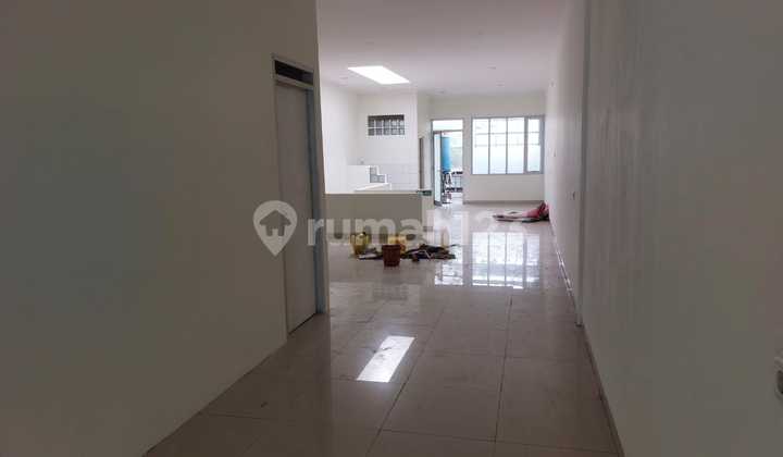 Disewakan Ruko 2 Lantai Siap Usaha Taman Kopo Indah I