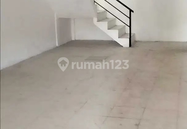 For Rent: Ready-to-Use Shop House in a Strategic Location at Sayap Pajajaran, Bandung 2