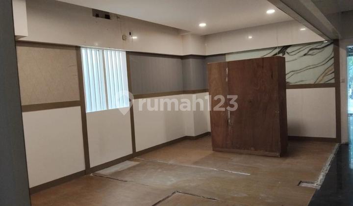 Disewakan Ruang Usaha Strategis Siap Pakai Sayap Riau Bandung