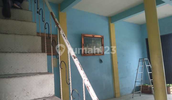 For Rent 2-Story Commercial Space Near Metal