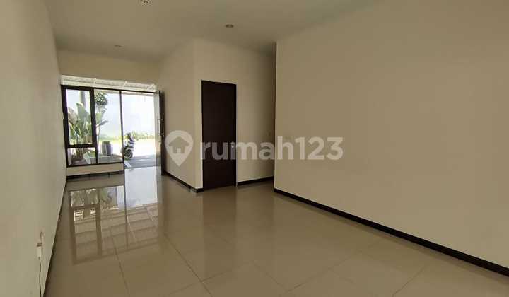 Disewakan Rumah Minimalis 2 Lantai di Taman Kopo Indah 5, Sherwood