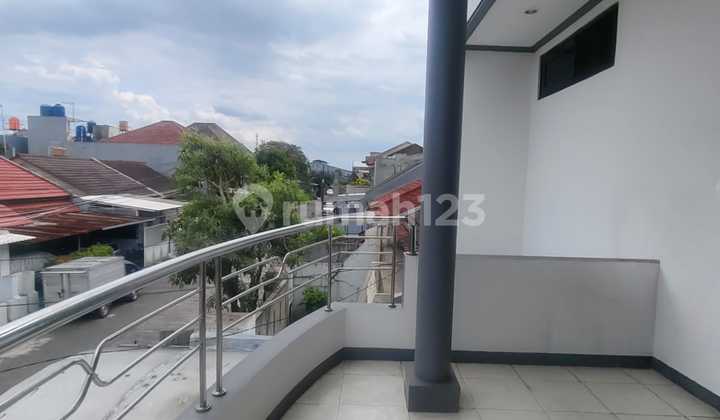 Rumah Terawat 2 Lantai di Taman Kopo Indah Tki 2 2