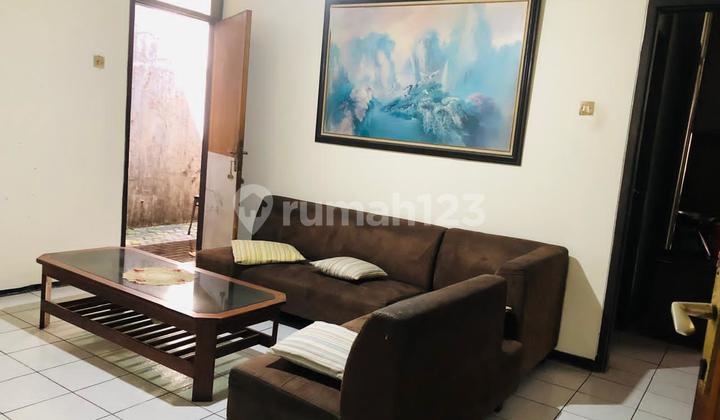 House with Strategic Location on Sriwijaya Mainroad Bandung House with Strategic Location on Sriwijaya Mainroad Bandung