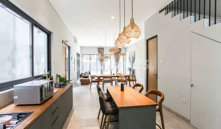 Dijual Rumah Villa Lux Furnished Area Sarijadi Bandung 