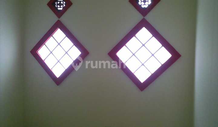 3-Story Ready-to-Use Shophouse in Surapati Core, Bandung 2