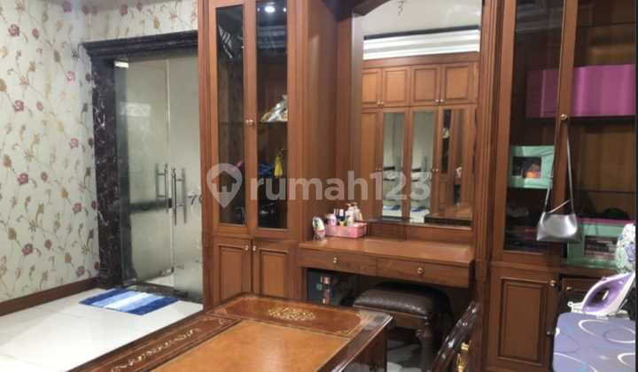 Luxury House for Sale Ready to Occupy in Batununggal 2