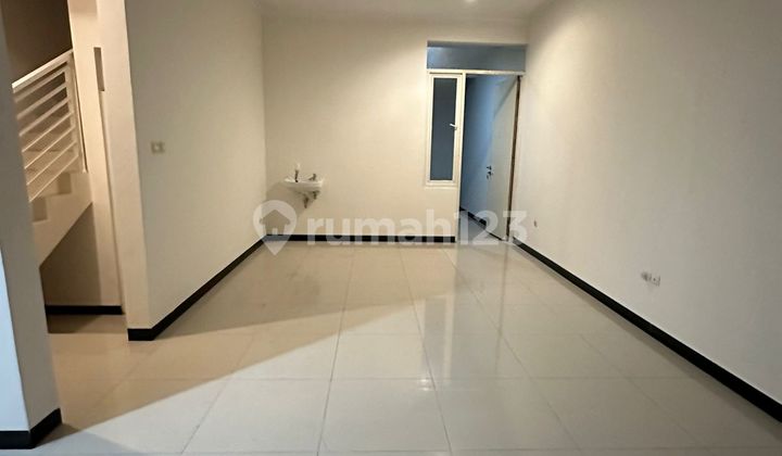 Disewakan Rumah 2 Lantai di Taman Kopo Indah TKI 5 2
