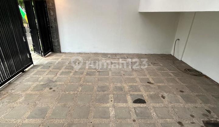 For Rent 2-Story House + Furnished in Setra Duta Residence 2