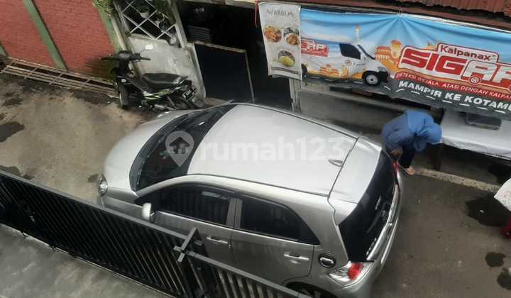 Disewakan Rumah Baru 2 lt Minimalis Masuk 1 Mobil Area Sarijadi dan Sutami 2