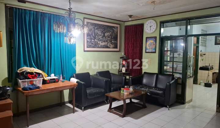 For Sale House on Main Road, Can Be Made into a Strategic Shop in Antapani